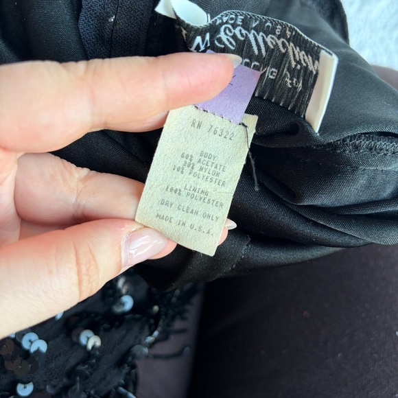 Elegant Black Sequin Dress - Picture 6 of 6